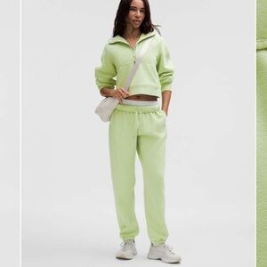 Lululemon Scuba Mid-Rise Oversized Jogger *Regular Lemongrass